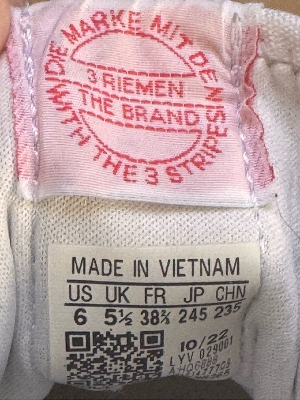 Adidas x Hello Kitty Nizza Platform Junior Hello Kitty & Friends Sneaker Y6/W7.5 - Picture 7 of 7